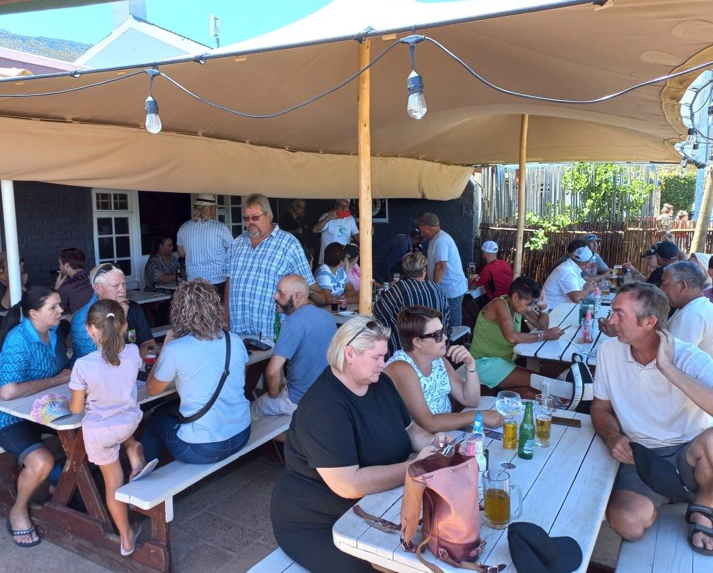 Lunchtime in Rooiels