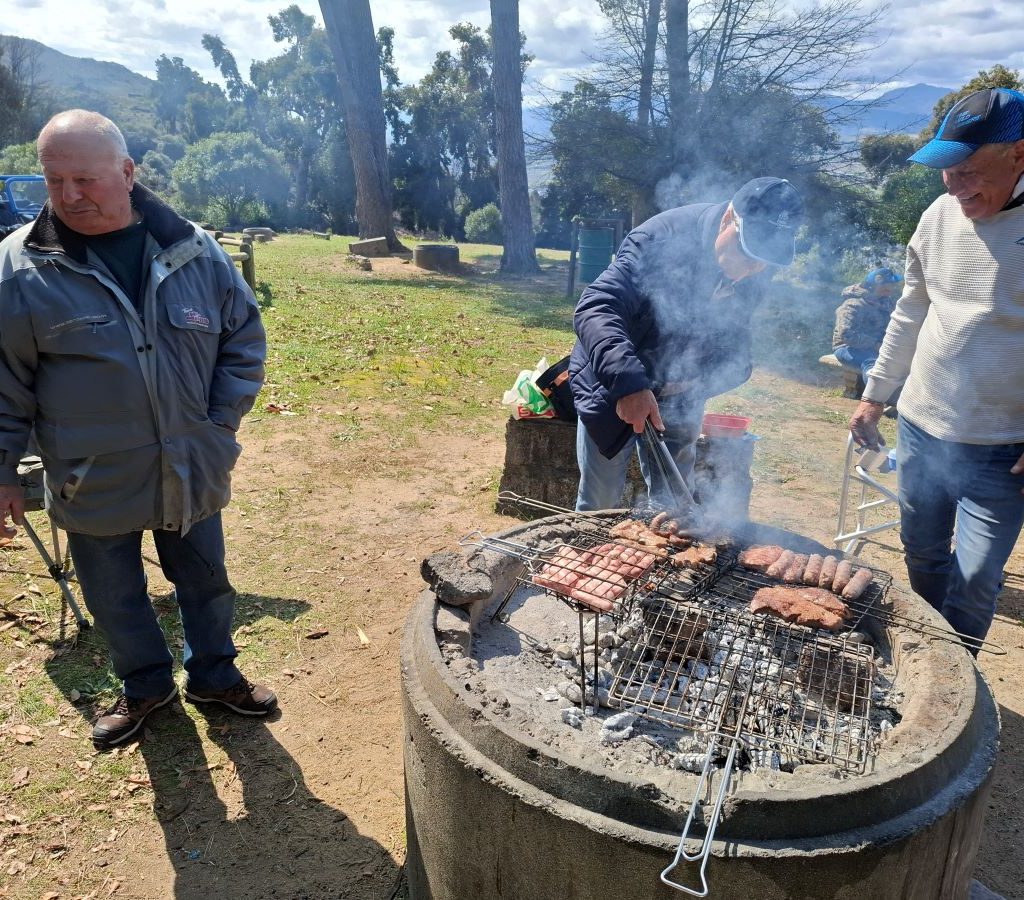 Mario and Clive braaing at a Wild Buggers Beach Buggy Club event.