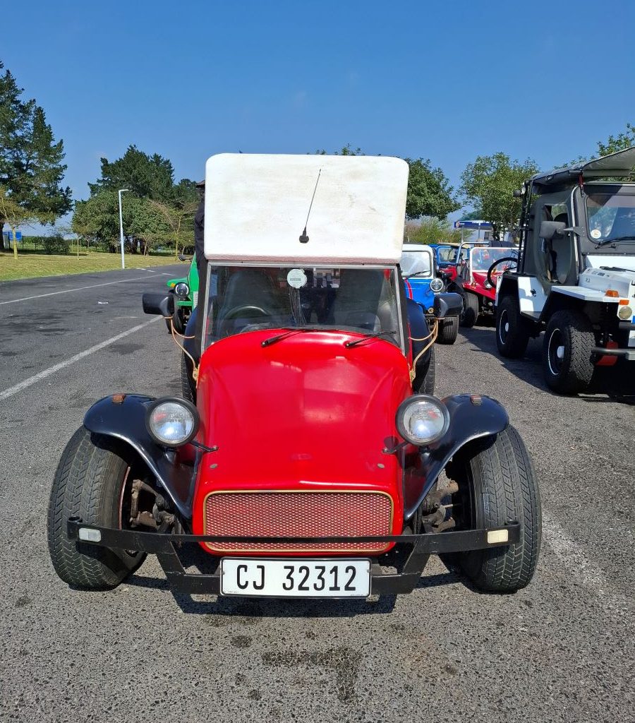 New Wild Buggers member Hugo’s red T-Bug at the Winelands Breakfast Run.