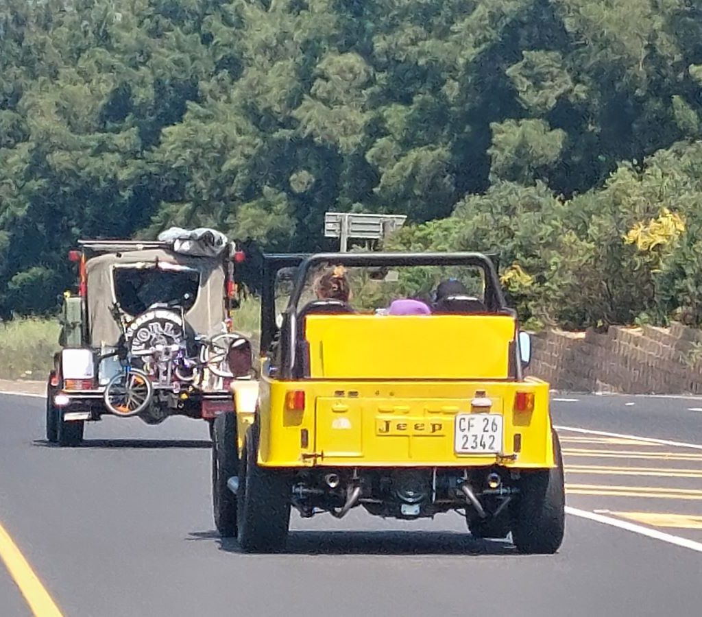 Cobus driving his yellow VW air-cooled Veep during the Wild Buggers Winelands Breakfast Run.