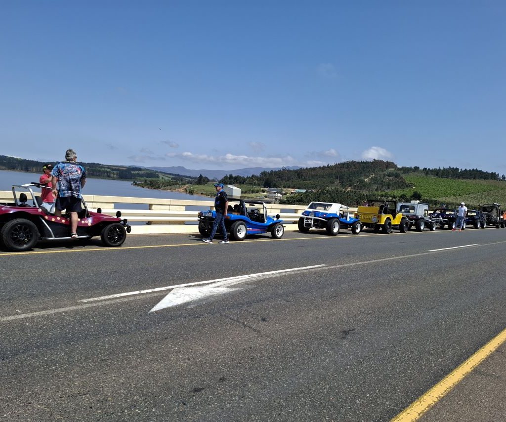 Wild Buggers convoy of beach buggies parked at the dam during the Winelands Breakfast Run.