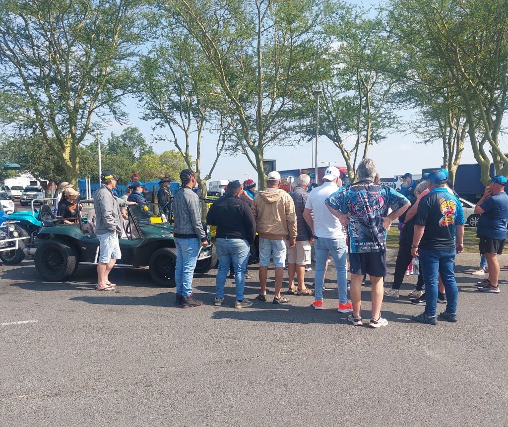 Wild Buggers Beach Buggy Club members gathering for a quick meeting before the Winelands Breakfast Run.