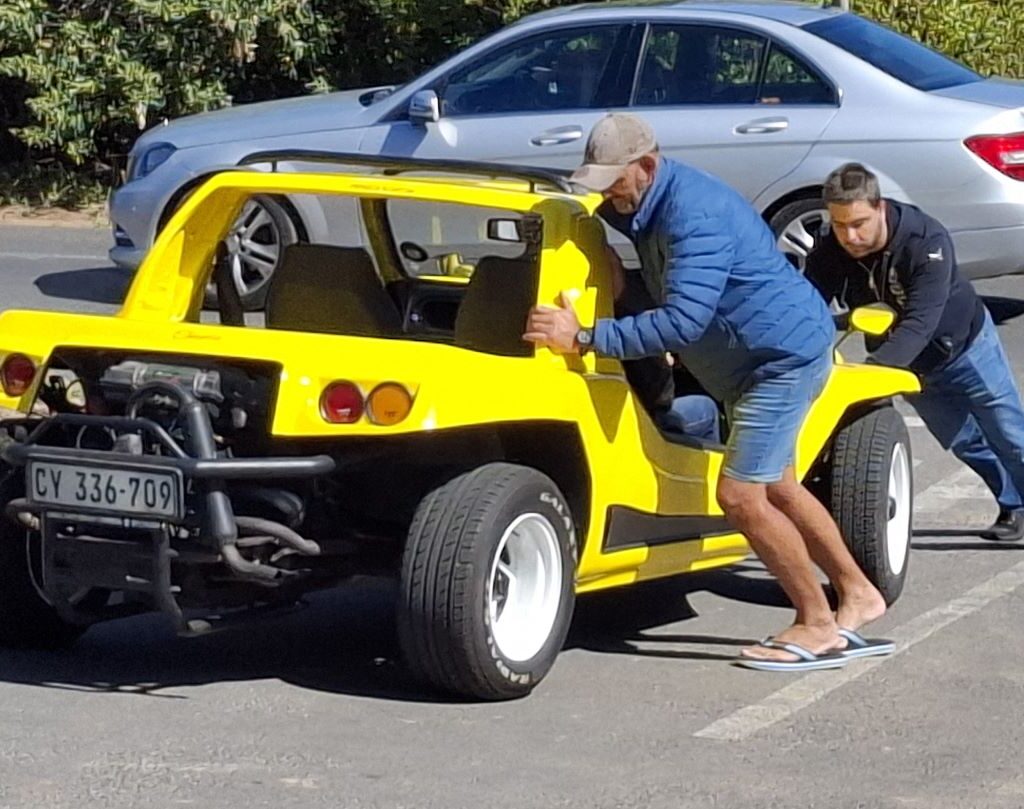 Members push starting a Kango Beach Buggy during Cape Buggy Tour 2025.