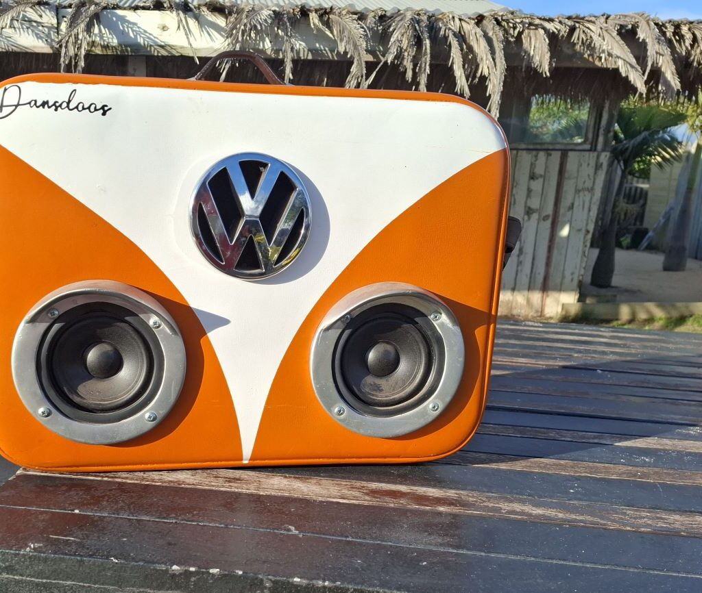 A close-up photo showing Tony's "draadloos" on his VW air-cooled vehicle during The Wild Buggers' Tony & Sue's Run.