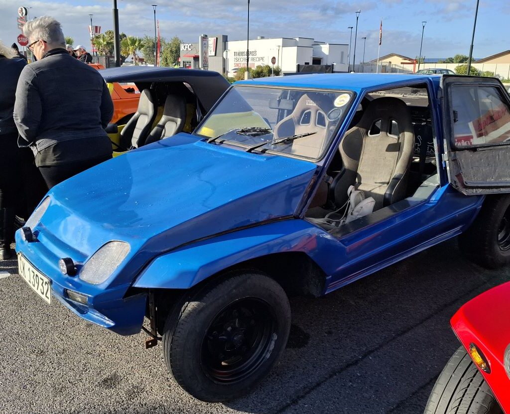 Rhoodie & Yolande's blue Kango beach buggy with modified water-cooled engine at Wild Buggers 'Revving Up for the Lens' cruise